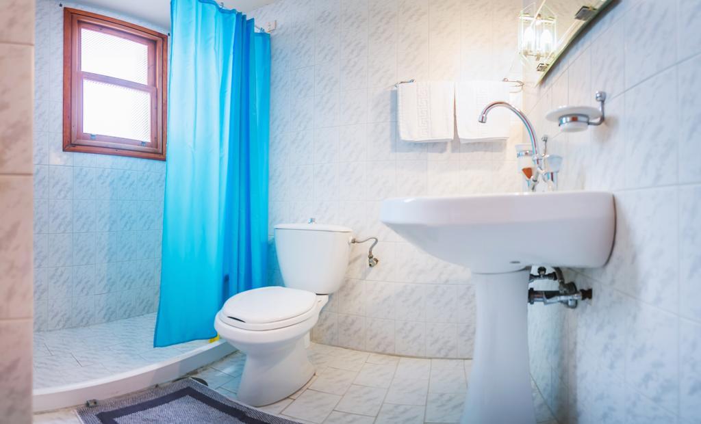 Yiannis Ηotel Foinikion ภายนอก รูปภาพ