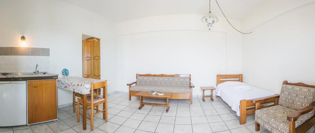 Yiannis Ηotel Foinikion ภายนอก รูปภาพ