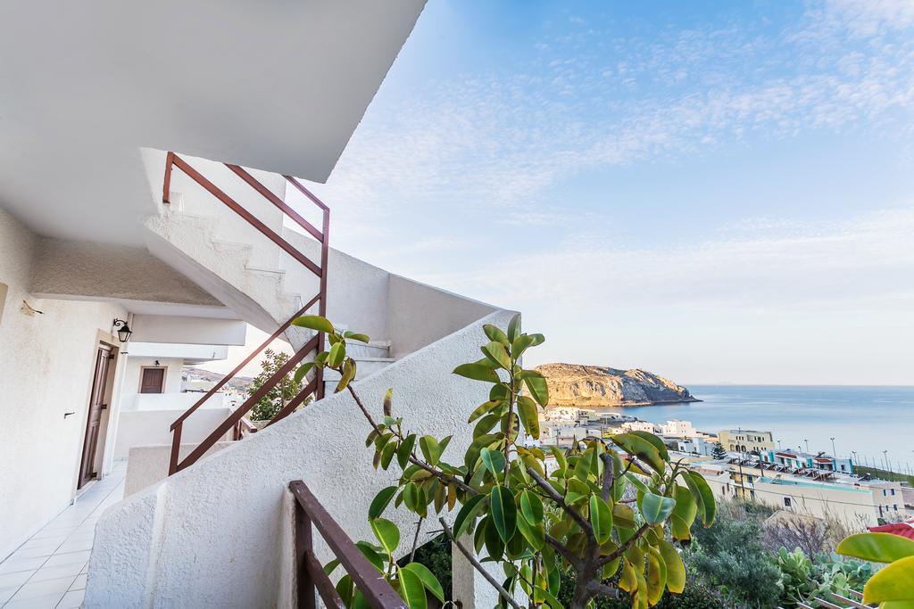 Yiannis Ηotel Foinikion ภายนอก รูปภาพ