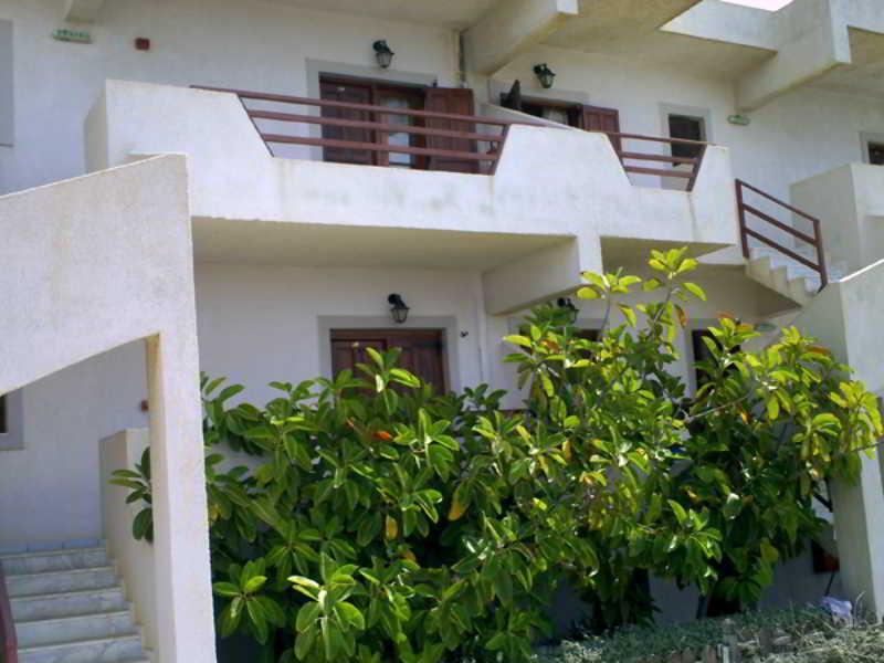 Yiannis Ηotel Foinikion ภายนอก รูปภาพ